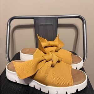 Bernie Mev Women’s Bow Slide Sandals Yellow Mustard EU 37 US 6.5
